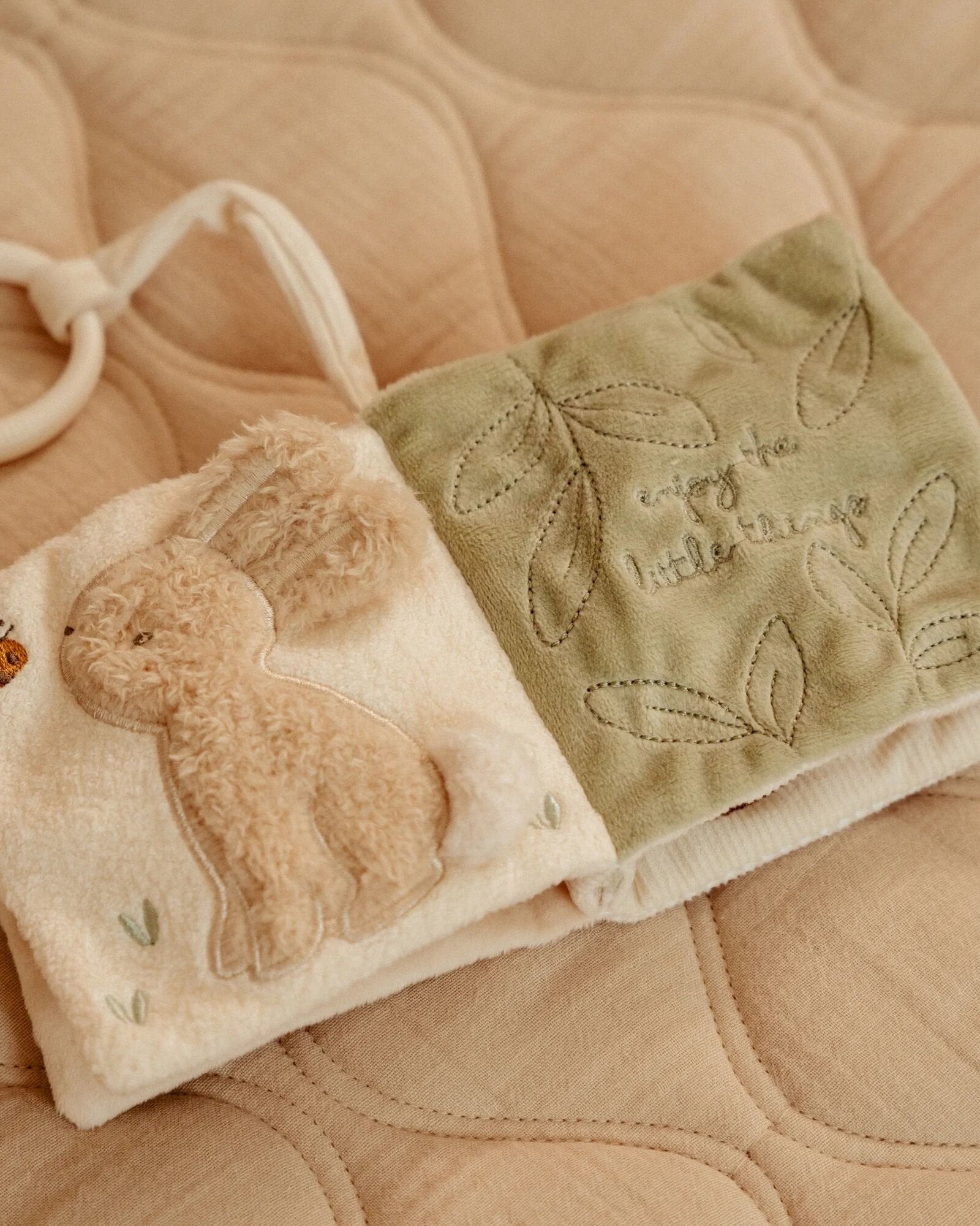 0029778 buggyboekje wit newborn naturals