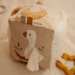 0029816 activiteitenkubus beige newborn naturals