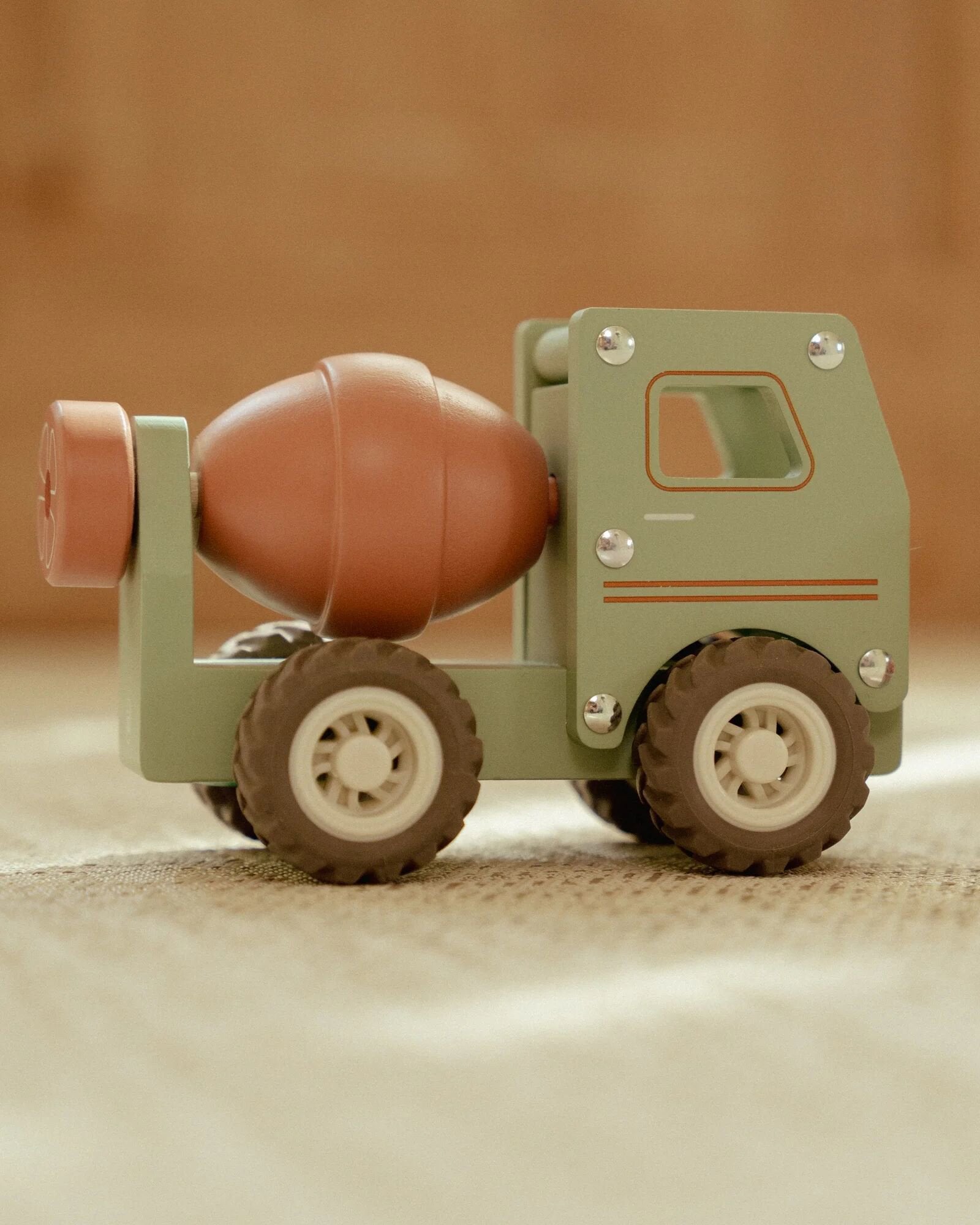 0030090 houten cementwagen groen essentials