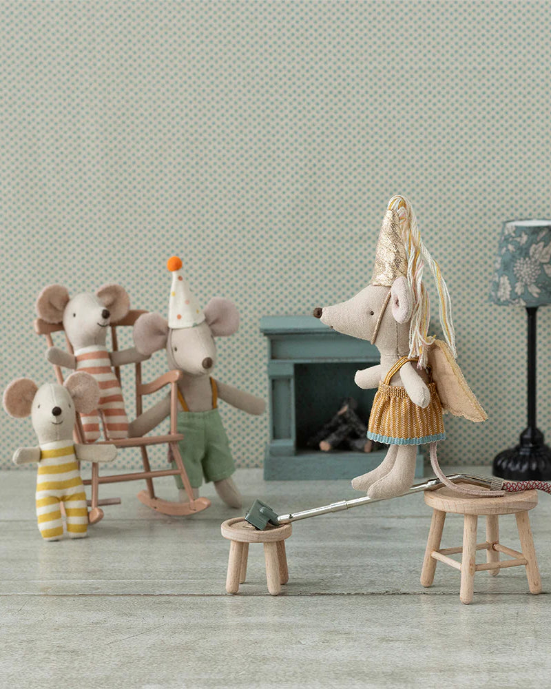 17 3001 01 02