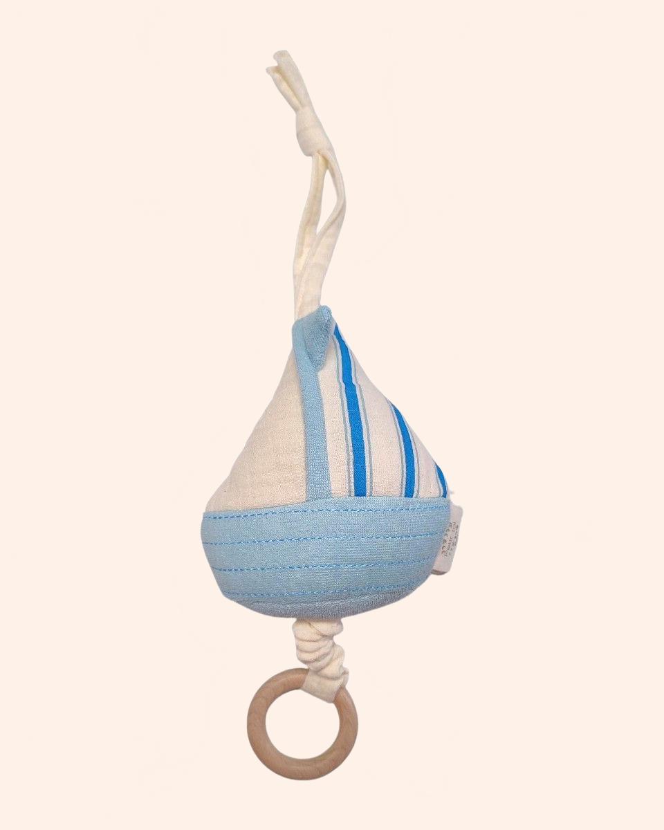 38500 bateau hochet musical