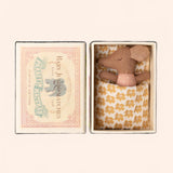 COLOURBOX68267941