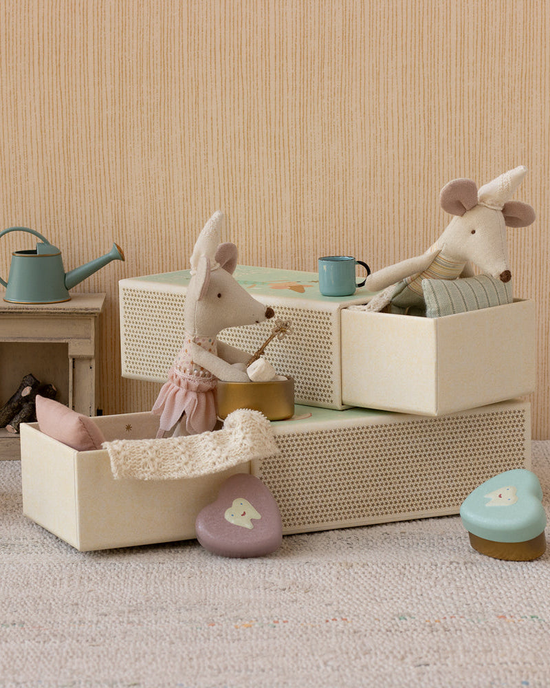 COLOURBOX68660976