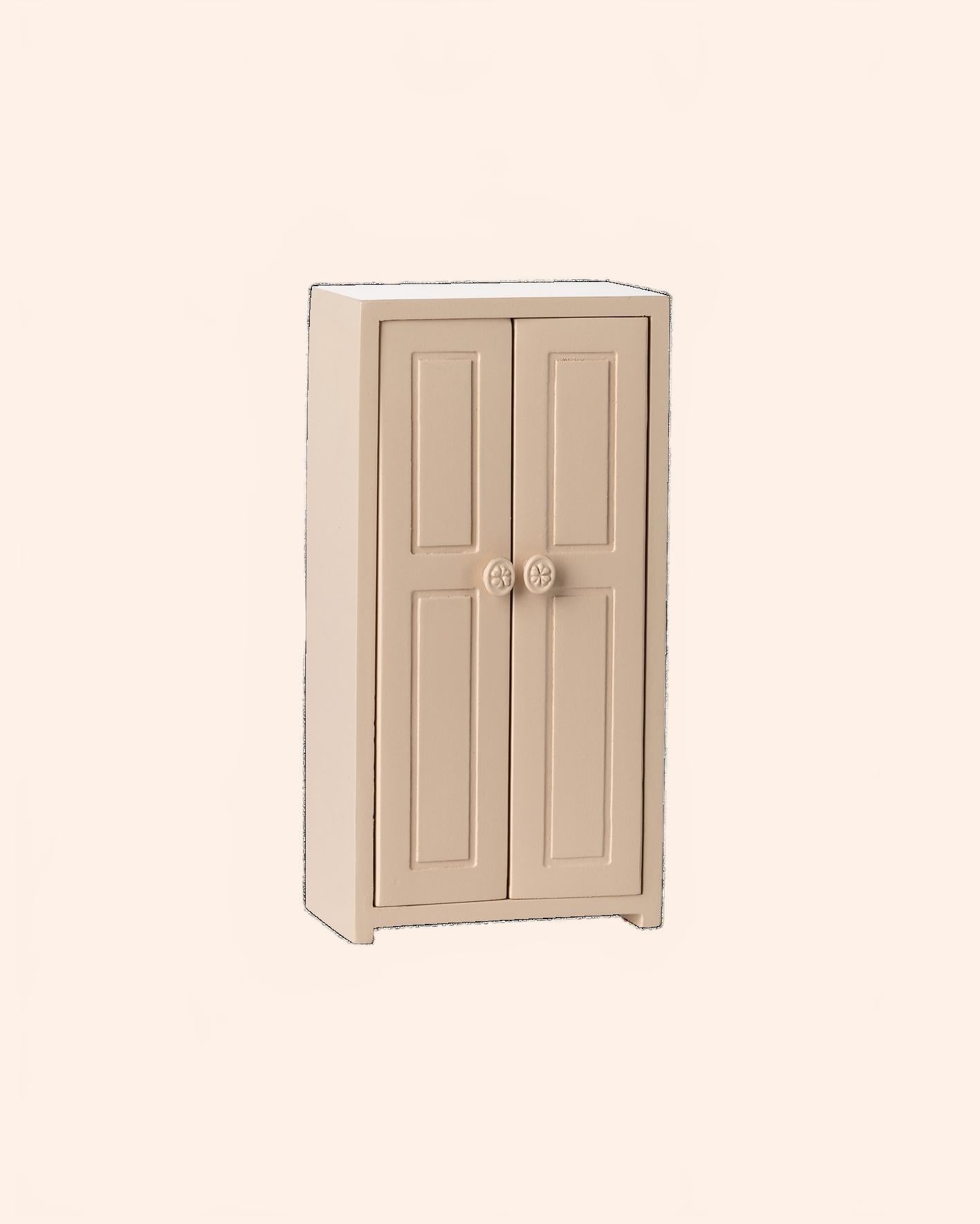 COLOURBOX69924806