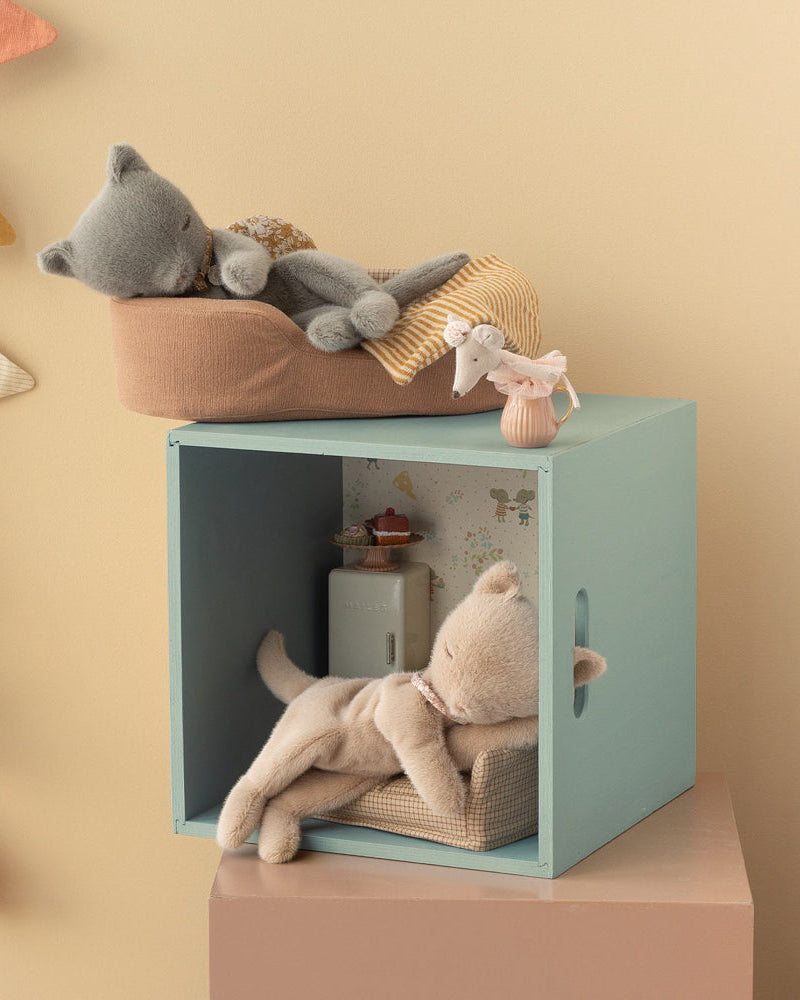 COLOURBOX70034072