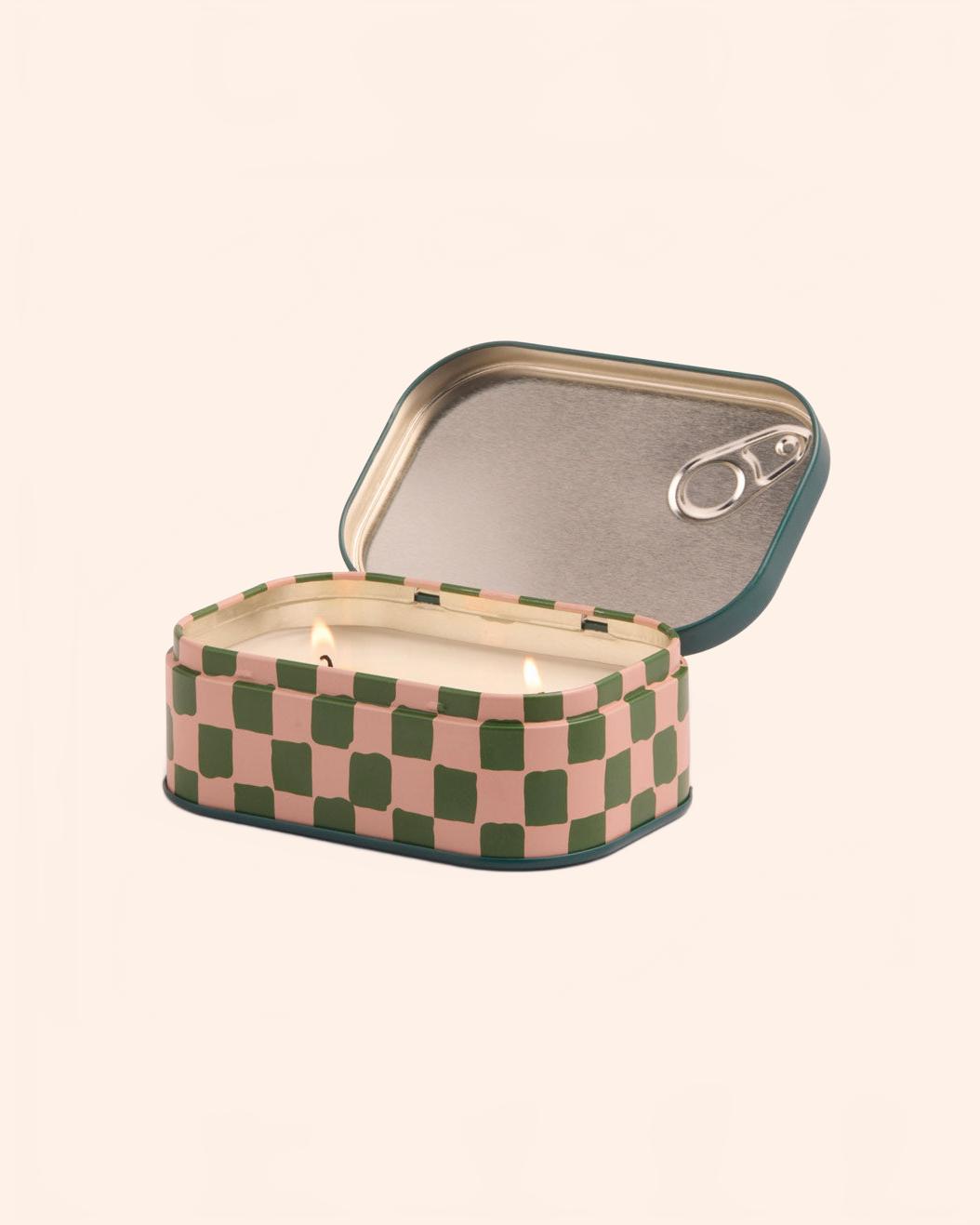 Paddywax bougie boite de conserve champignon sauvage parfum poivre patchouli boite ouvert Atelier Kumo