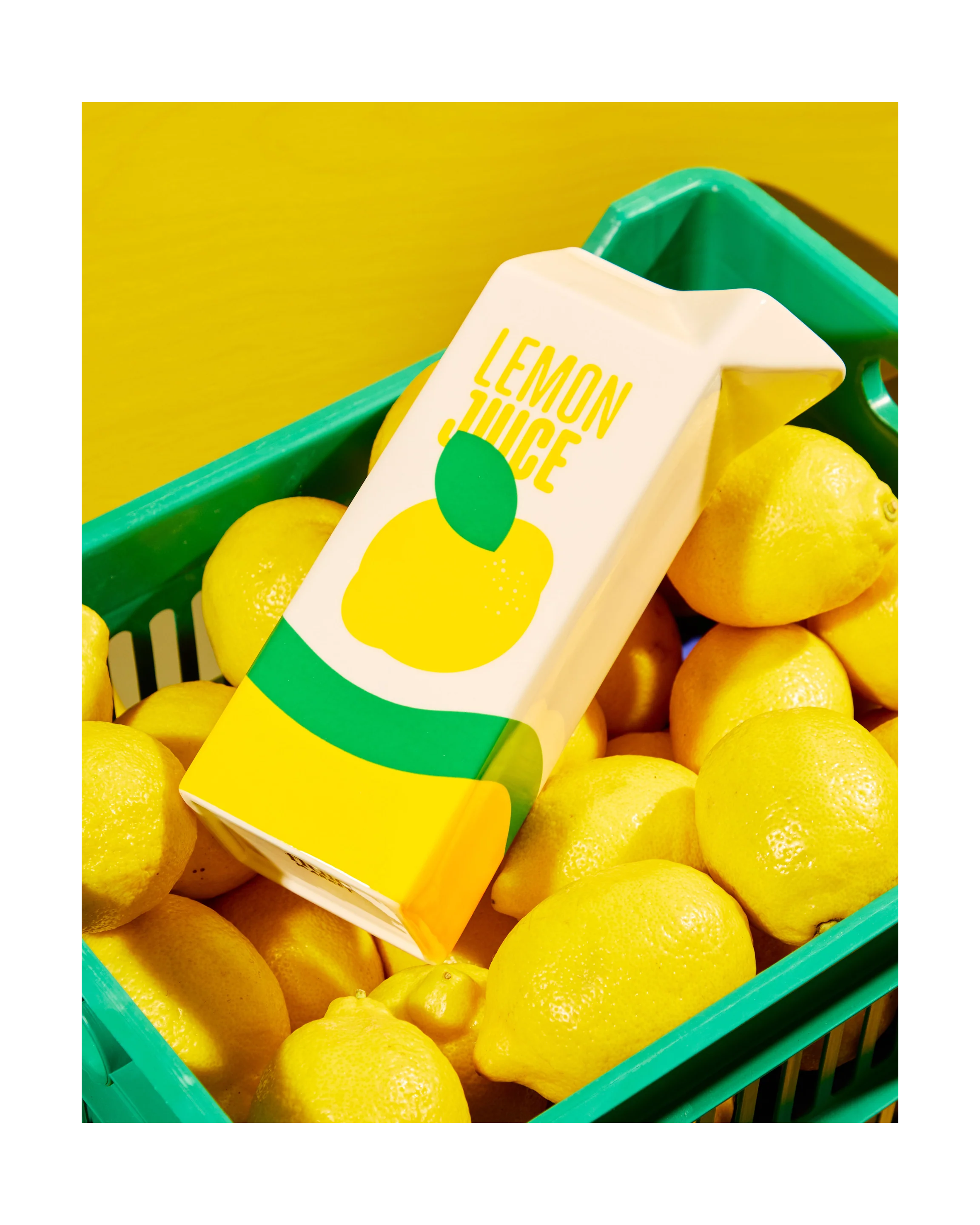 V3 LM 2025 FLUID MARKET LEMON JUICE VASE 051