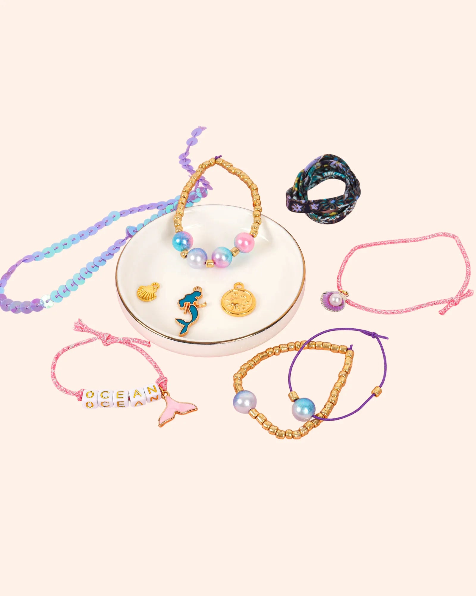 accumulation bracelets sirene   auzou 3