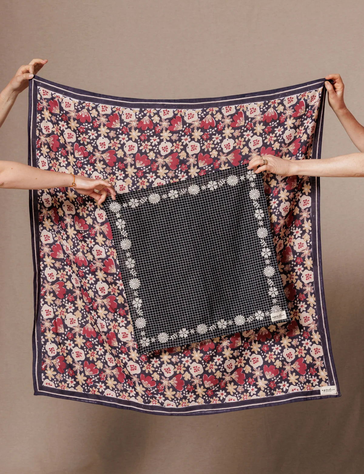 big foulard latika   polly coal   apaches 2