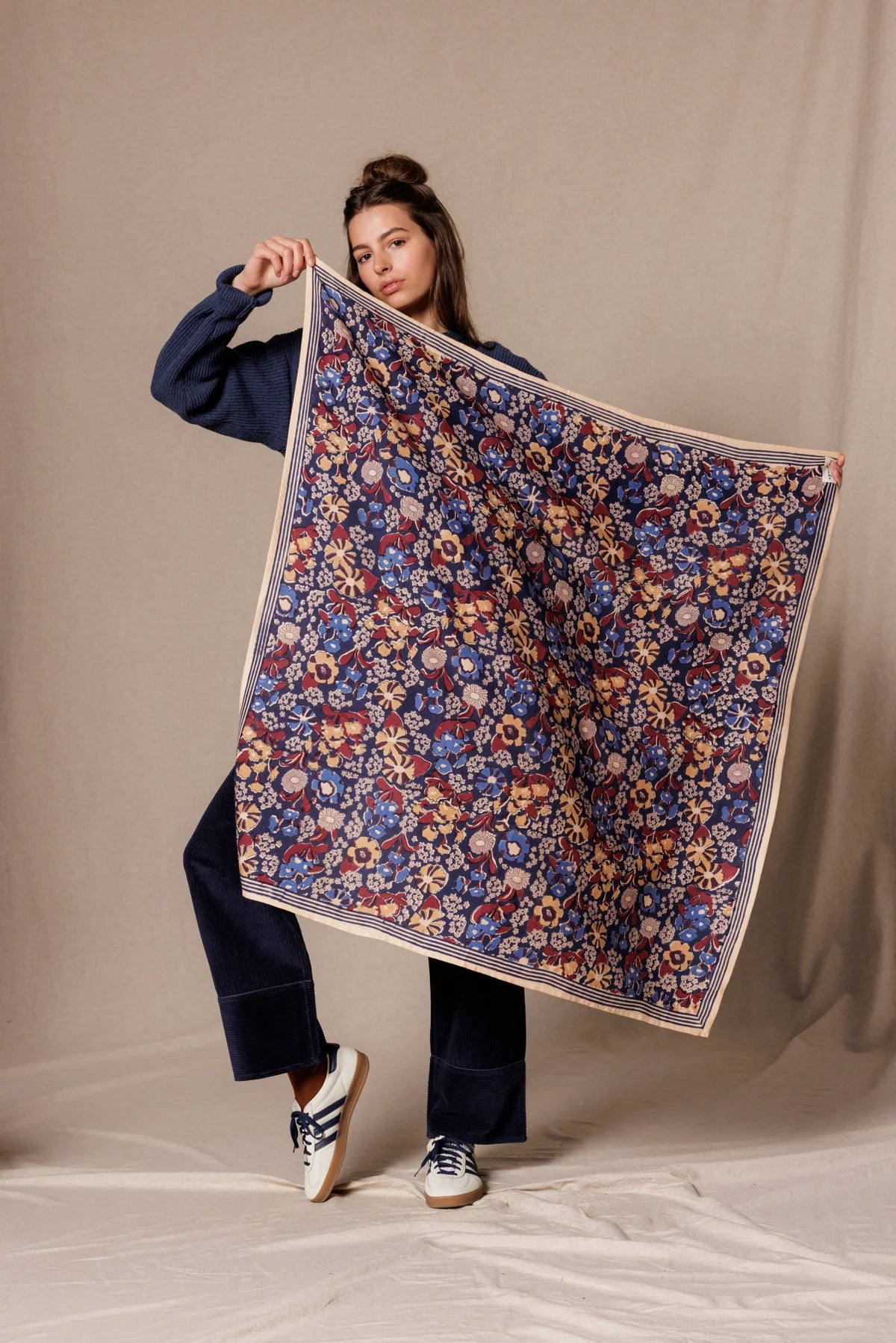 big foulard latika   september indigo   apaches 2