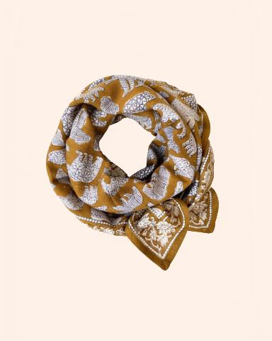 big foulard latika ours