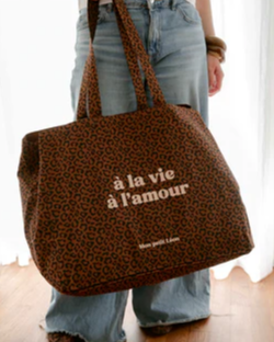 cabas XXL leopard marron fonce a la vie a l amour 3 5978547a 3b4c 4efb 9e45 4ea4e165ba2b