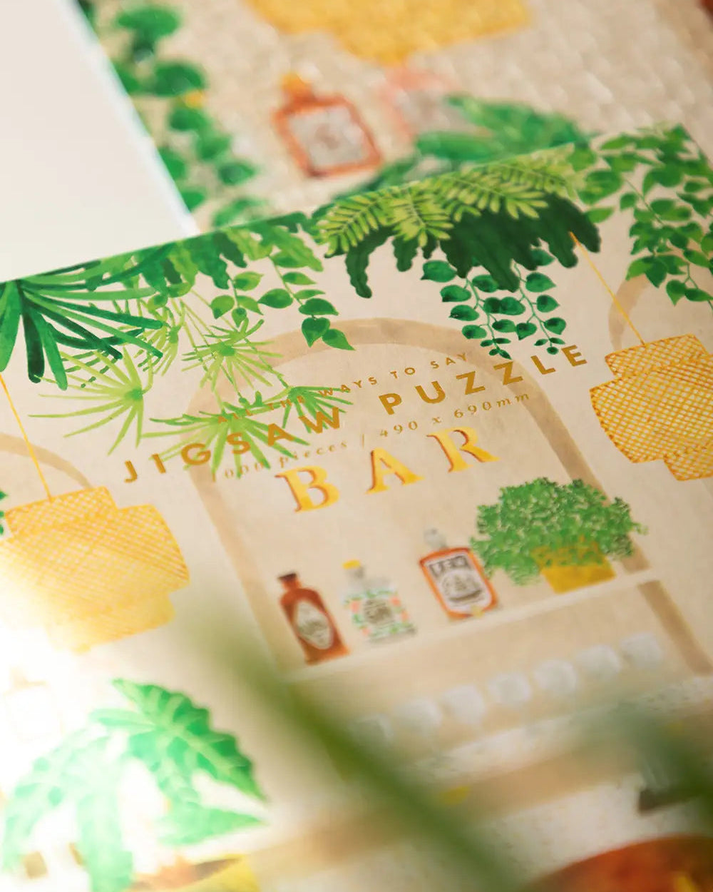 cocktail bar jigsaw puzzle box detail