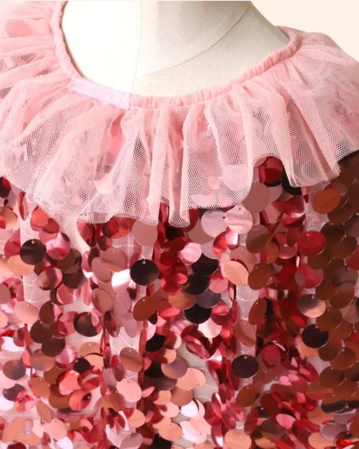 deguisement cape princesse sirene ecailles sequins roses   le petit souk 2