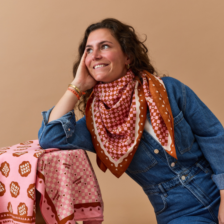 foulard amour fou marron rose   100 cm   atelier wagram 2