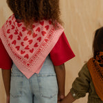 foulard rose rouge