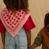 foulard rose rouge