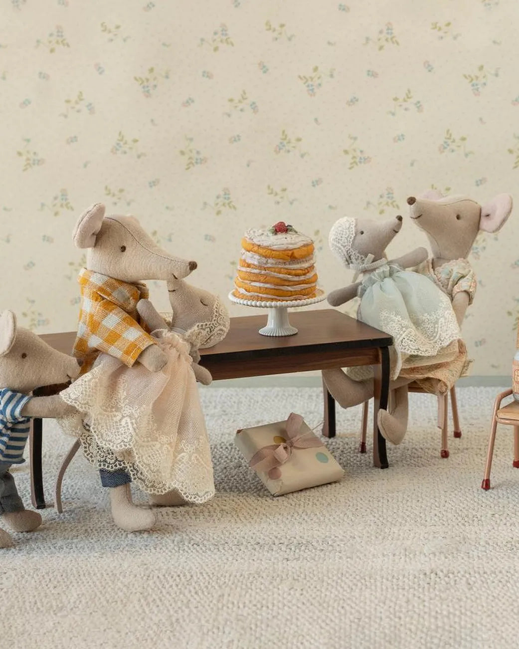 gateau de fete et son presentoir souris   maileg 3