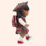 minikane london dressing accessoires poupees made in france ensemble diana avec robe a carreaux tartan gris beret sac a dos2