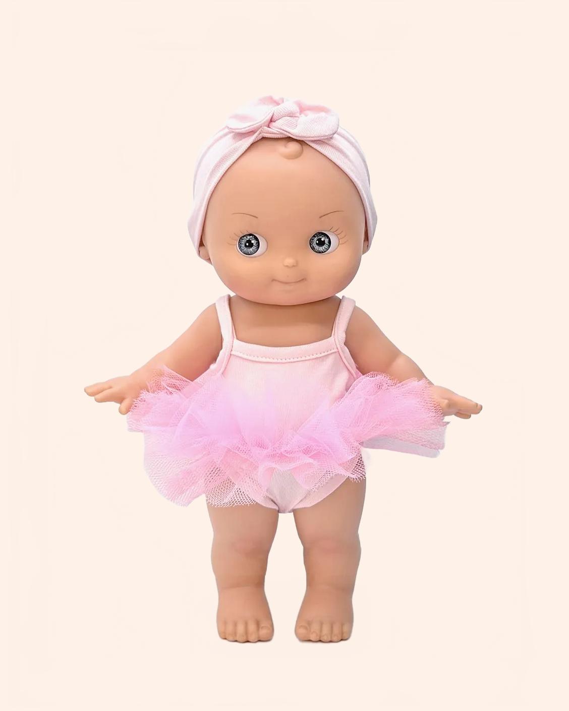 minikane poupee mini pancha alice avec tenue danse rose pieds nus