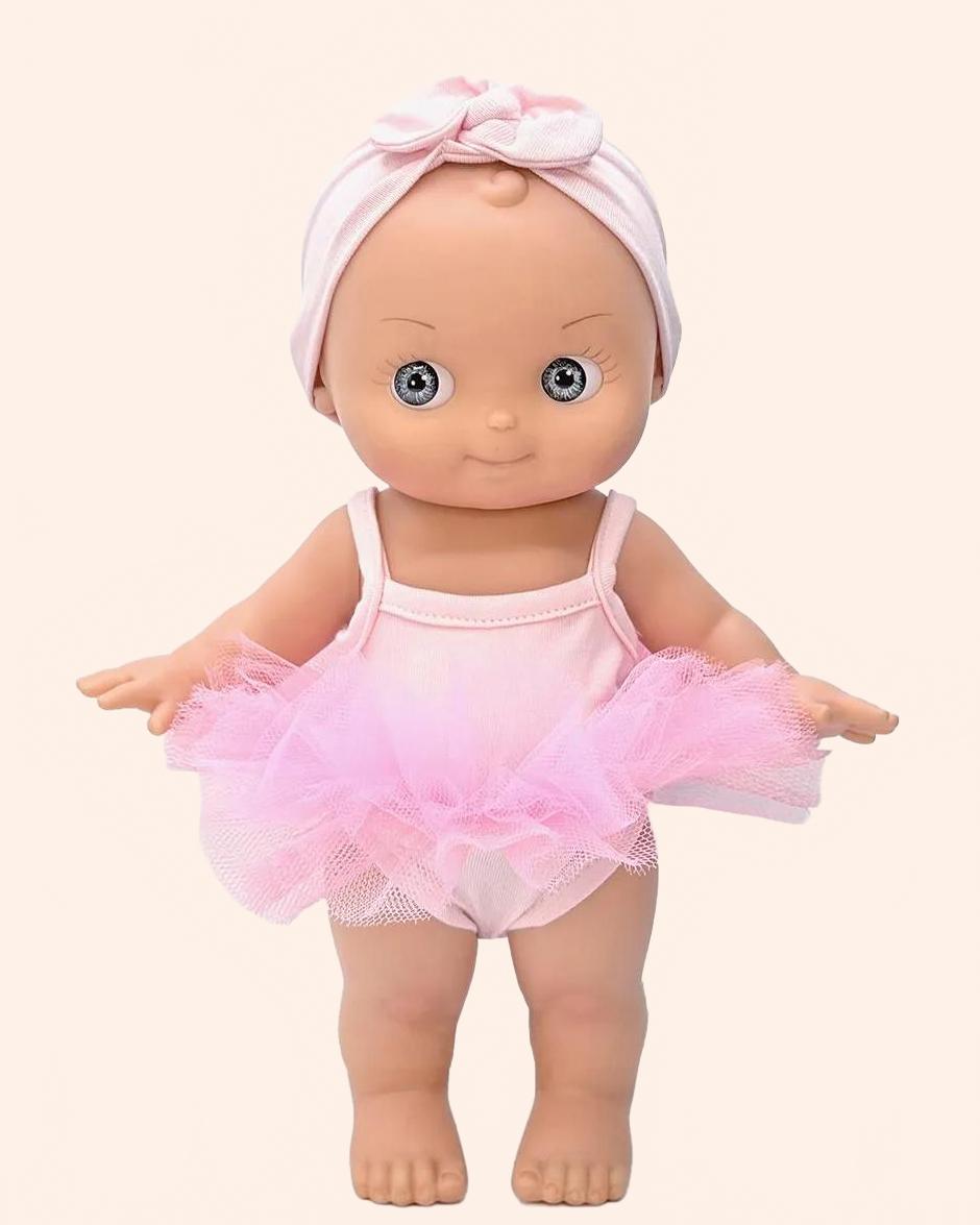 minikane poupee mini pancha alice avec tenue danse rose pieds nus