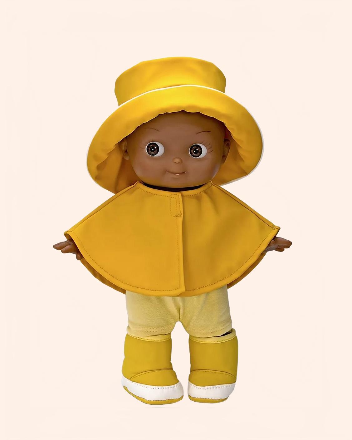 minikane poupee mini pancha arsene avec tenue pluie jaune