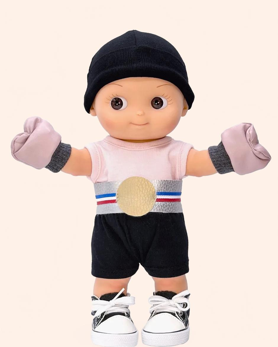 minikane poupee mini pancha basile avec tenue boxe avec gants et ceinture