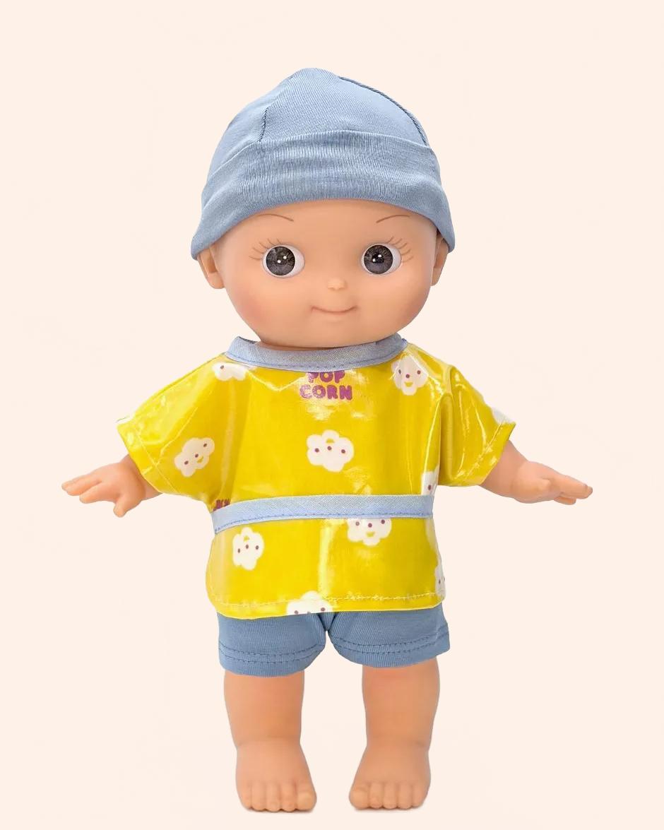 minikane poupee mini pancha basile avec tenue peinture pop corn pieds nus