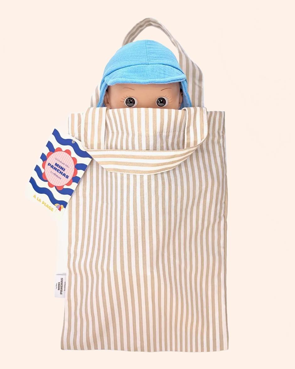 minikane poupee mini pancha basile avec tenue plage dans tote bag