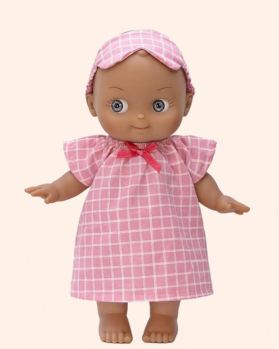 minikane poupee mini pancha maia avec chemise de nuit carreaux rose blanc
