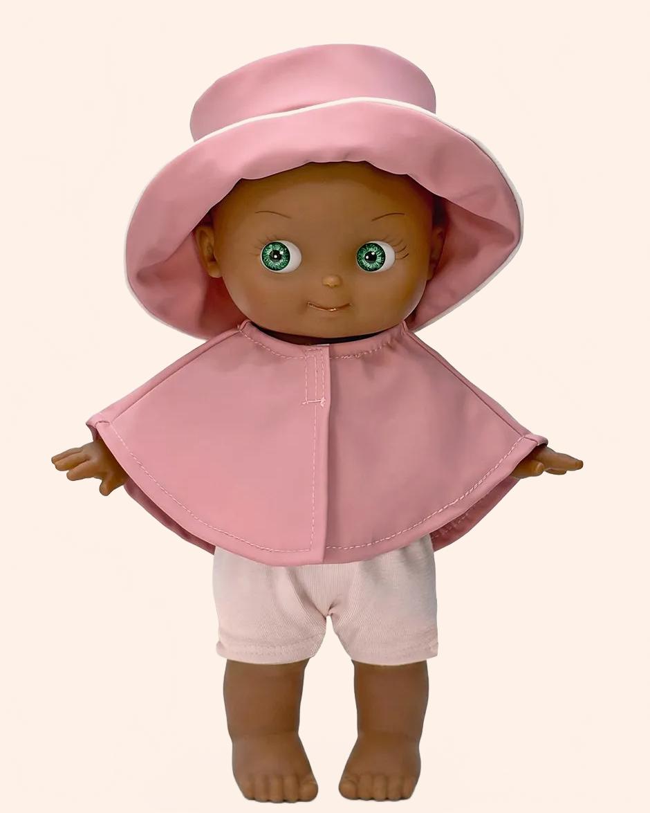 minikane poupee mini pancha prunelle avec tenue pluie rose pieds nus