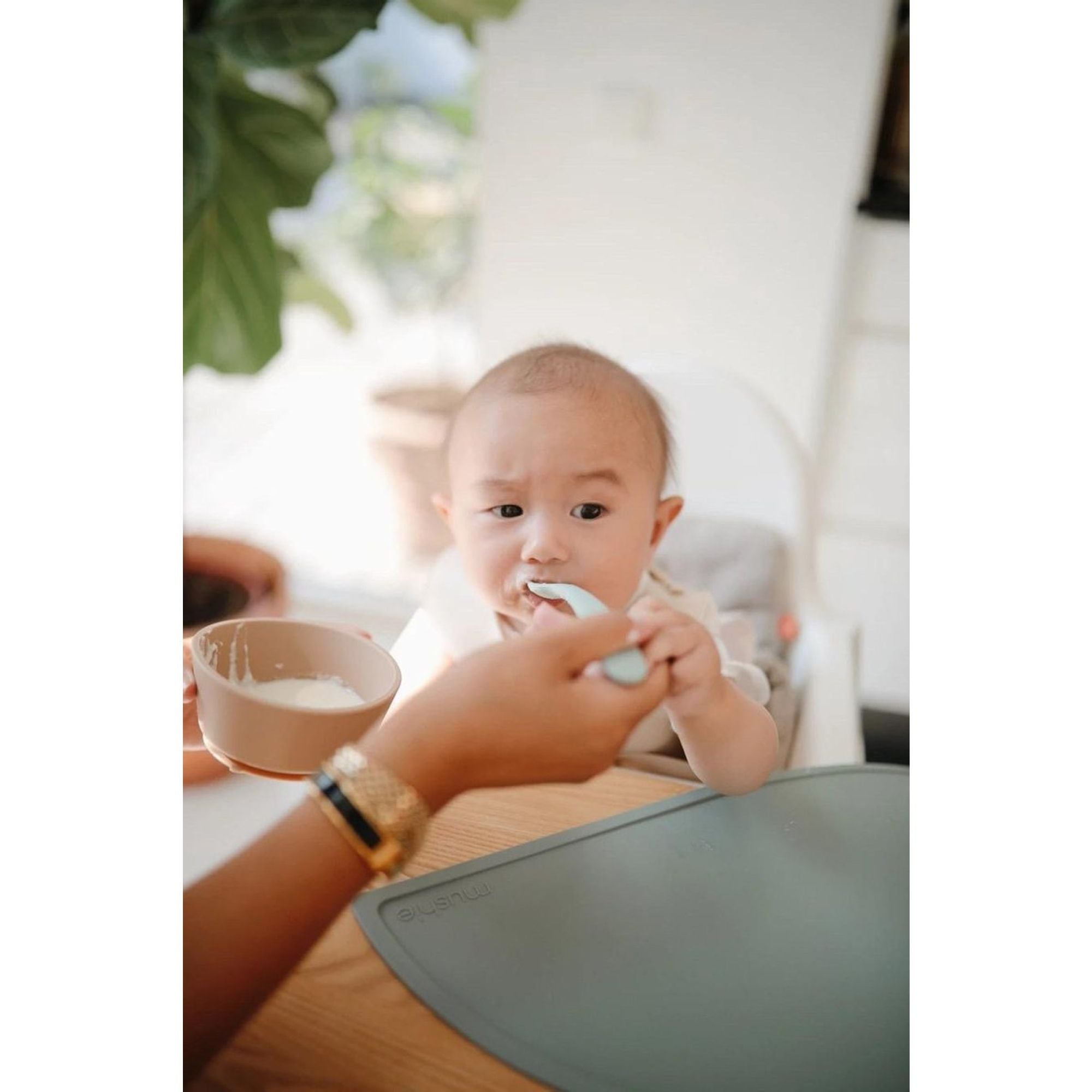 mushie  baby spoon  cambridge blueshifting sand mushie OB