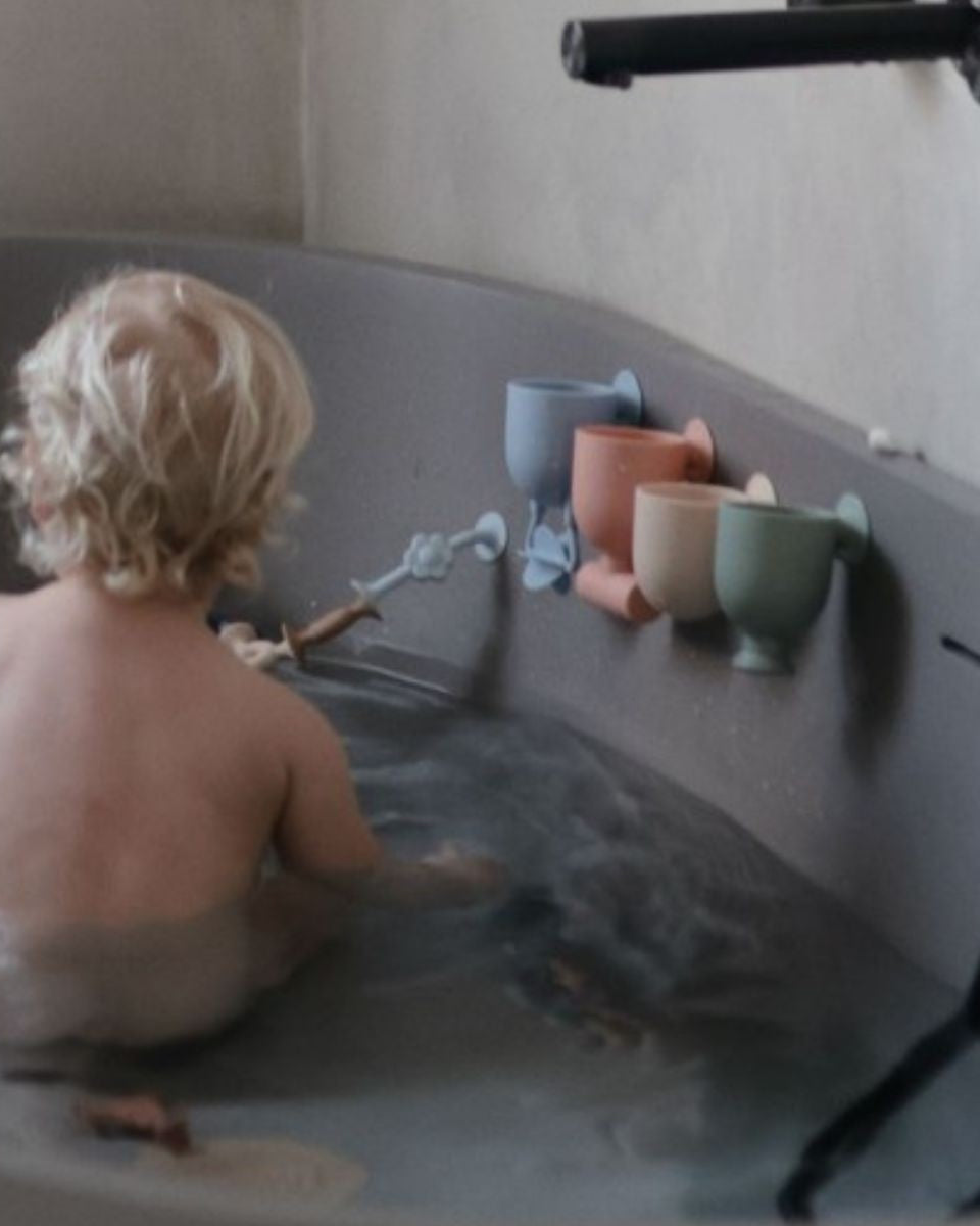 mushie  bath set  pour and play