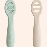 mushie  first feeding baby spoon  cambridge blueshifting sand mushie OA