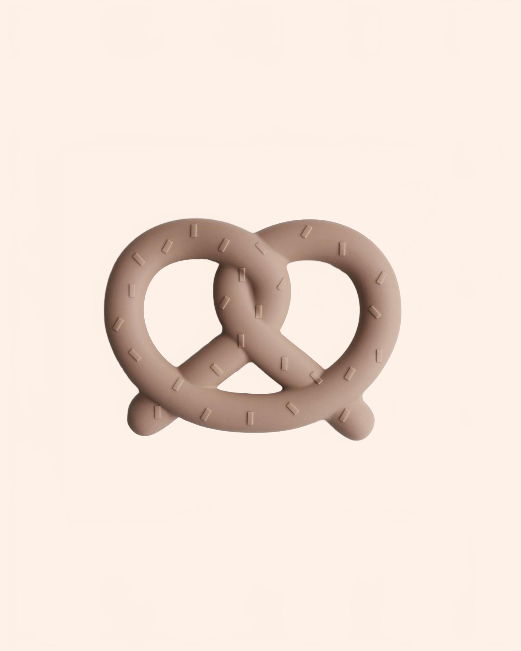 mushie  teether pretzel  natural