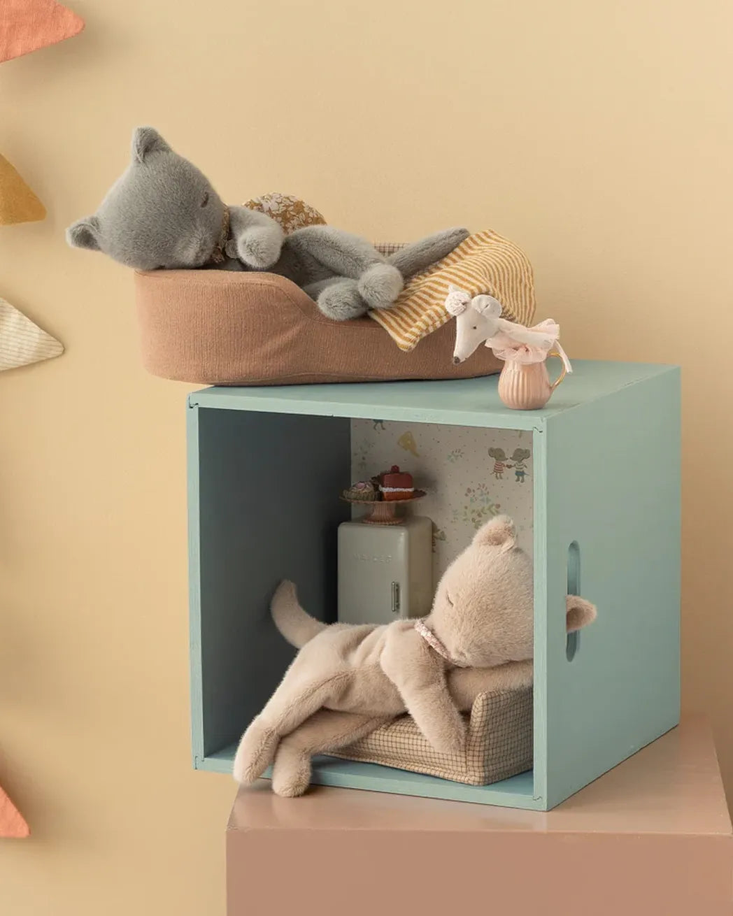peluche chaton endormi gris   maileg 2
