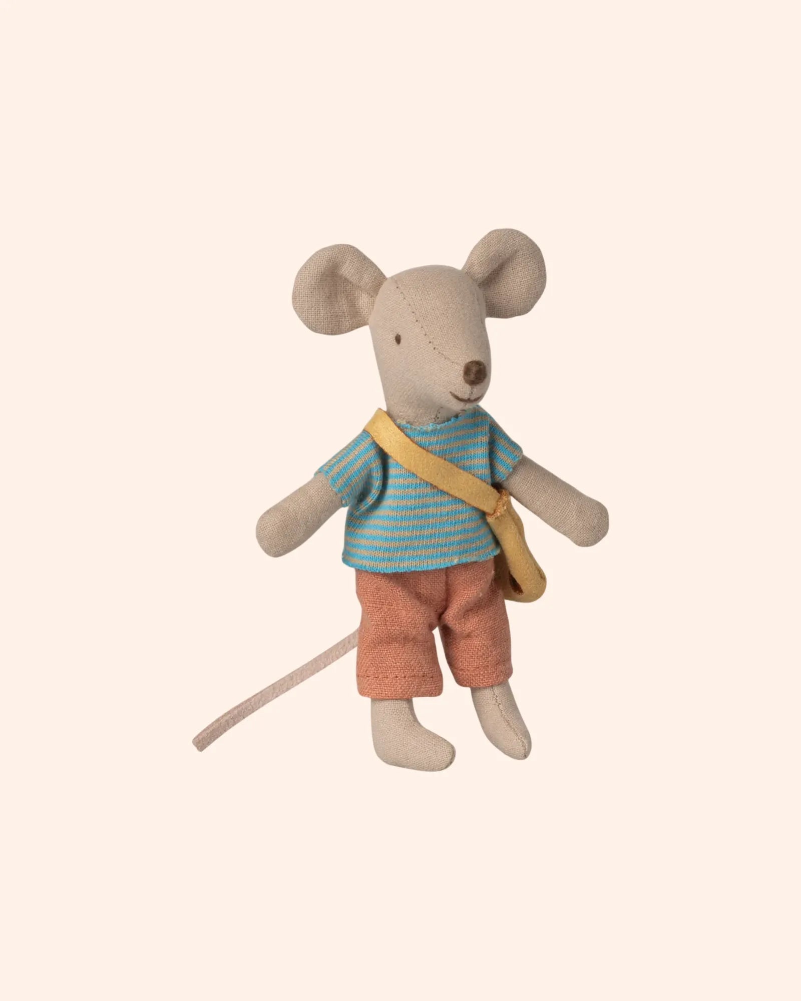 petit frere souris avec son sac   maileg 1