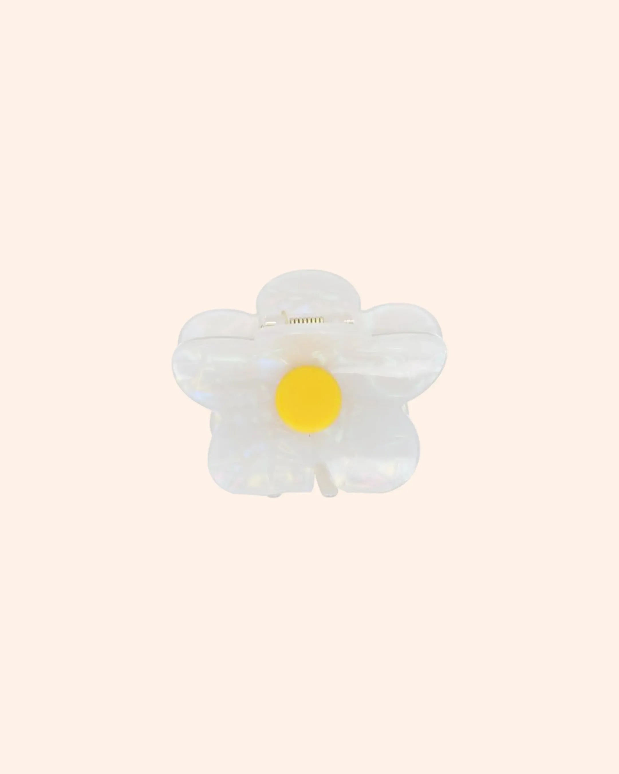 pince fleur nacree blanche   le petit souk 1
