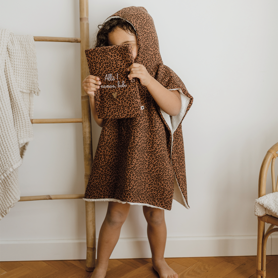 protege carnet de sante gaze leopard marron   atelier wagram 2