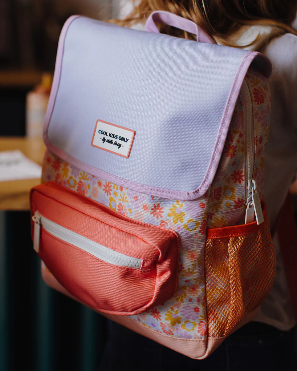 sac a dos colore enfants imprime fleurs format carre hello hossy