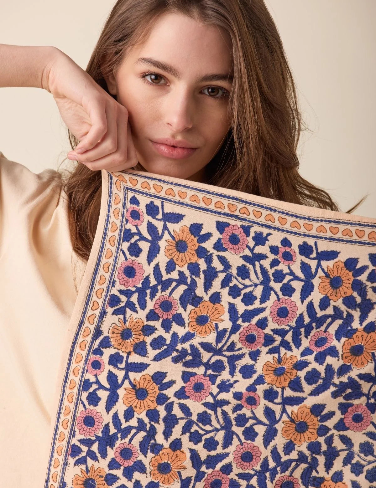 small foulard coton manika   coeur bleu royal   apaches 2