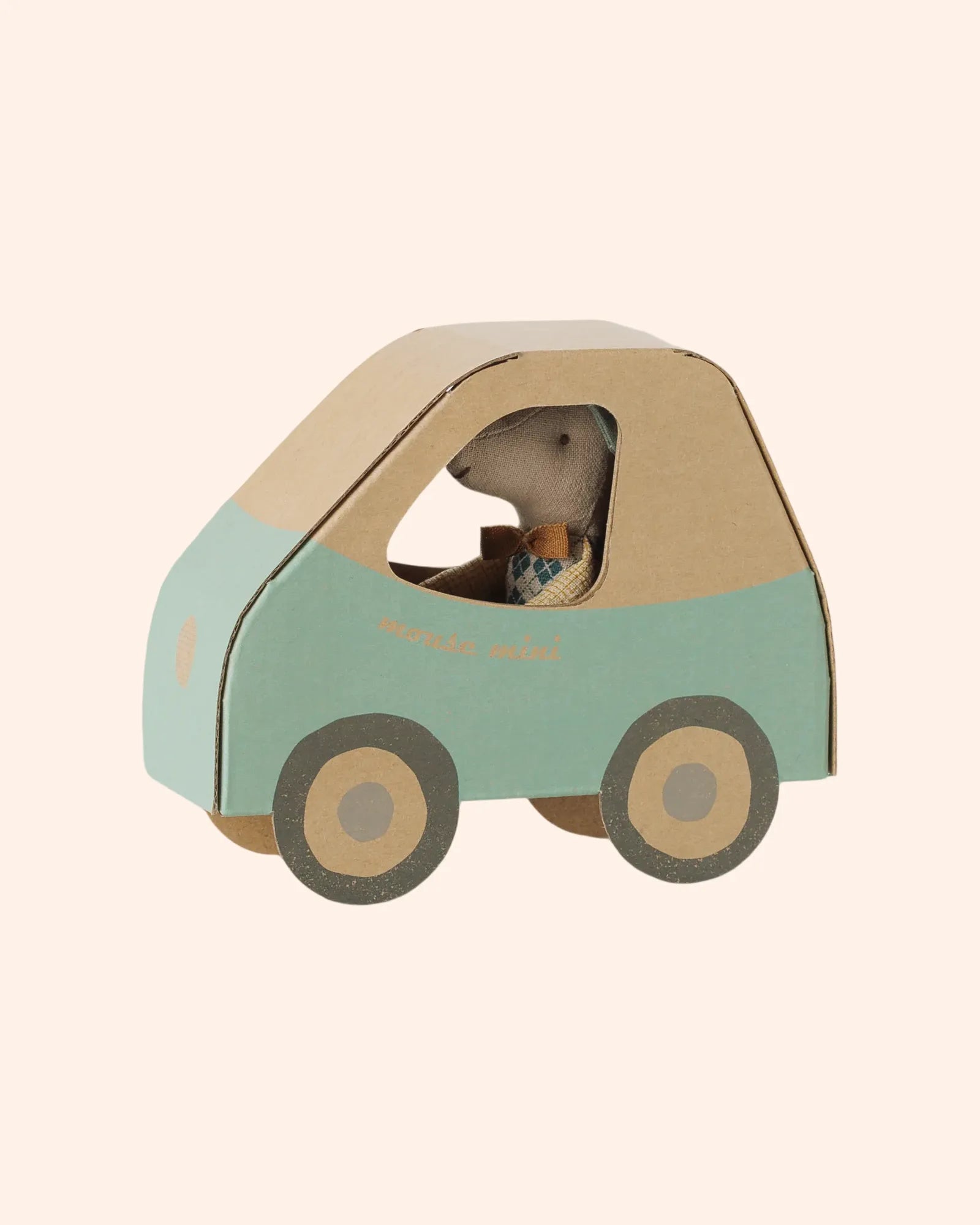 souris au volant petit frere   maileg 4