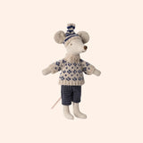 souris en hiver et sa paire de skis papa   maileg 4