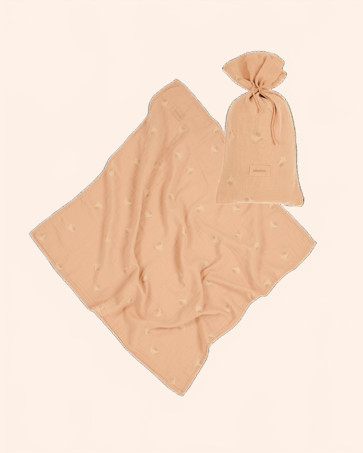 wabi sabi birth gift swaddle print powder pink blossom nobodinoz 1